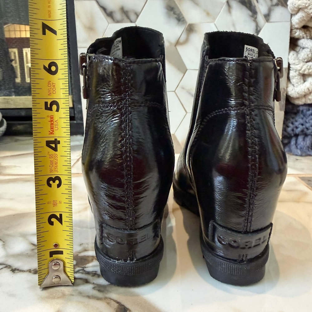 Sorel Joan of Arctic Wedge III Zip Black Patent Leather Ankle Boots Women's 6 - Picture 4 of 8